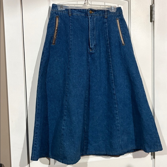 Royal Robbins Dresses & Skirts - ROYAL ROBBINS Vintage Denim Skirt